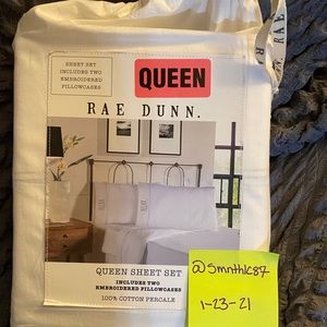 Rae Dunn sheet set